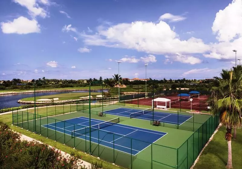 هتل The Ritzcarlton, Grand Cayman