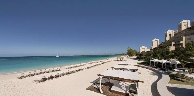 هتل The Ritzcarlton, Grand Cayman