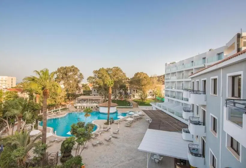 Narcissos Waterpark Resort