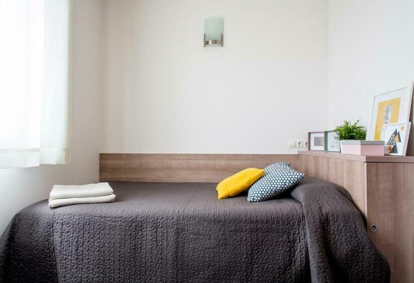 هاستل Alojamientos Universitarios Hipatia