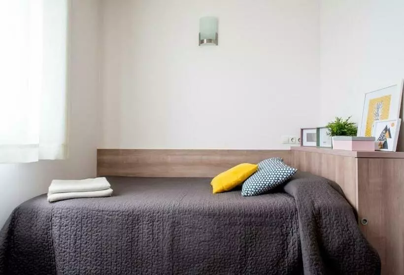 Retkeilymaja Alojamientos Universitarios Hipatia