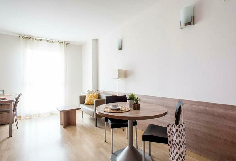 هاستل Alojamientos Universitarios Hipatia