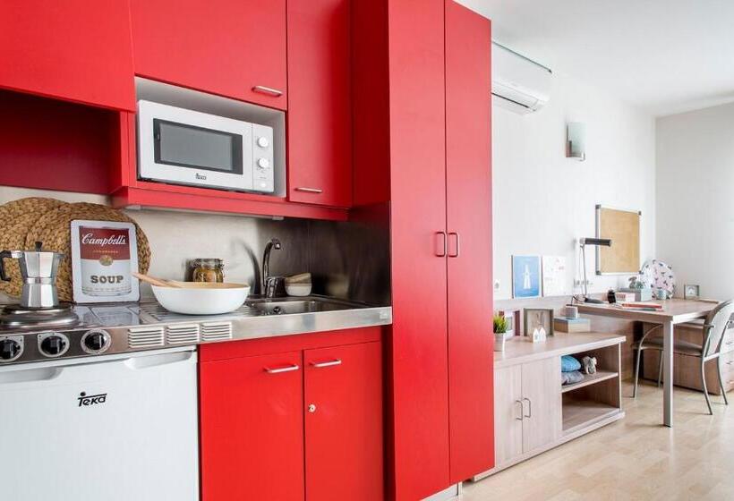 هاستل Alojamientos Universitarios Hipatia