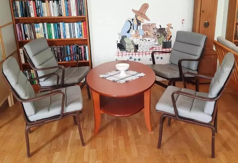 Retkeilymaja Körsbärskullen