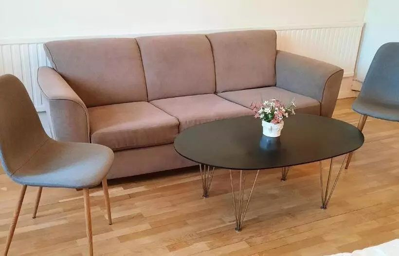 Retkeilymaja Körsbärskullen