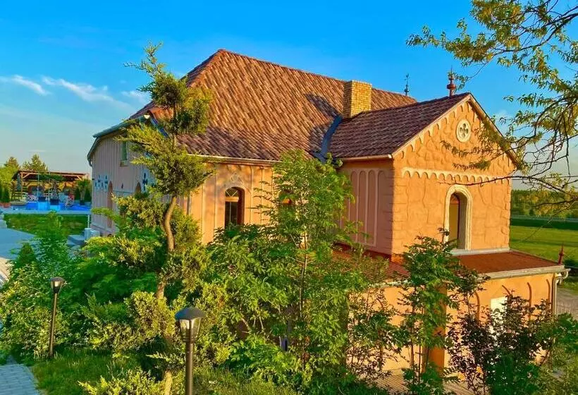 Hotelli Chateau Vincze