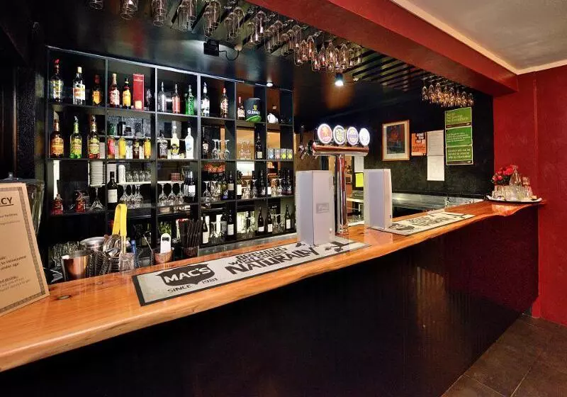 Manukau Hotel & Conference Centre