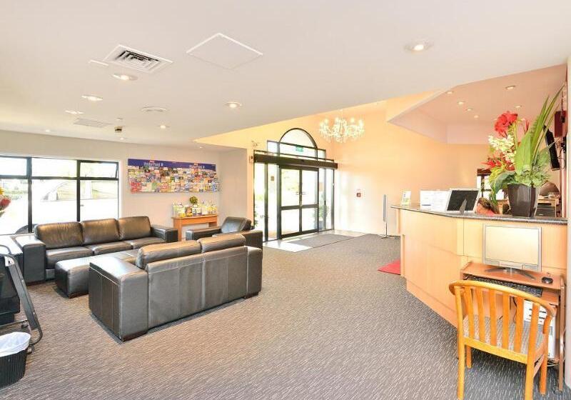 Manukau Hotel & Conference Centre