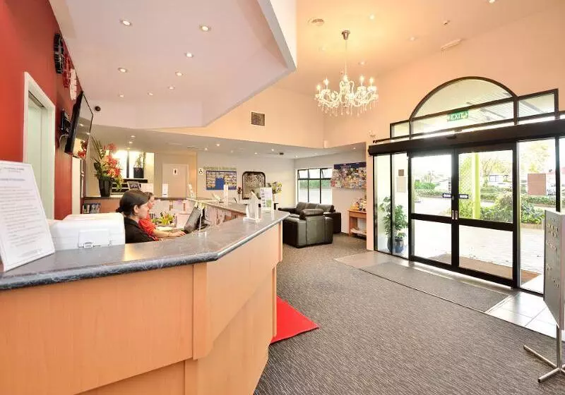 Manukau Hotel & Conference Centre