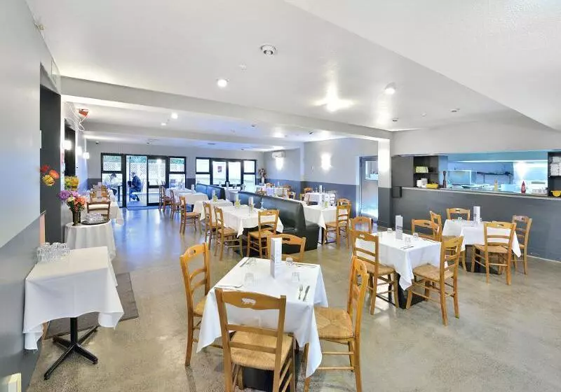 Manukau Hotel & Conference Centre