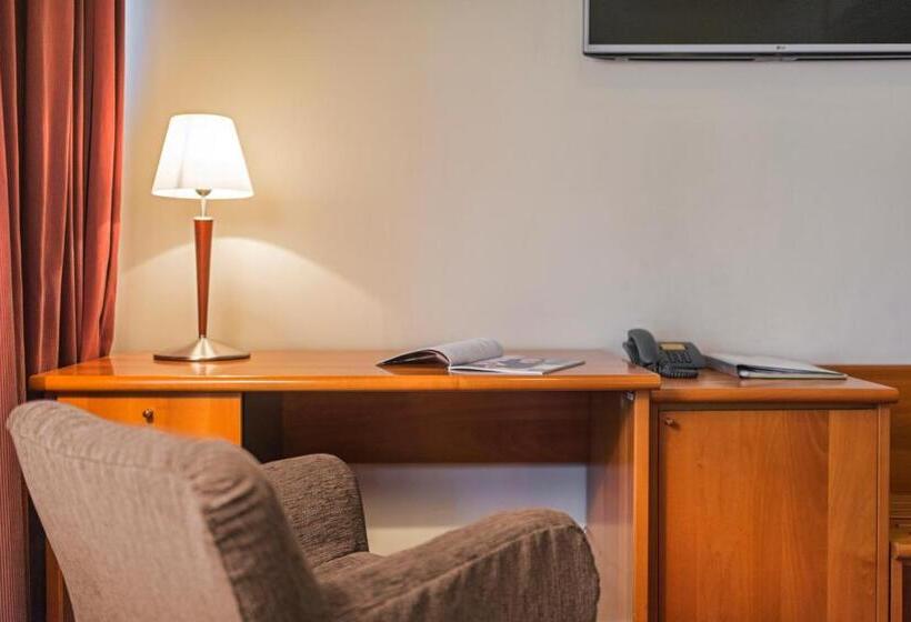 هتل Best Baltic Kaunas