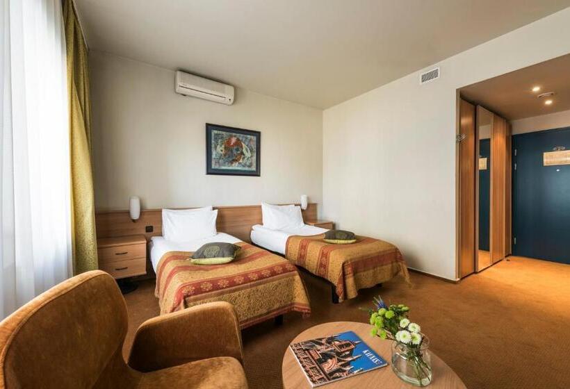 هتل Best Baltic Kaunas