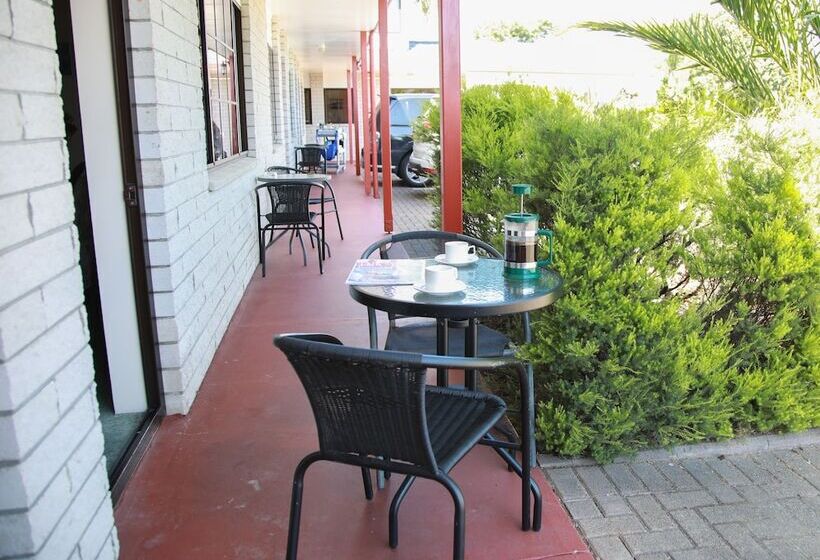 Hotel Bks Palm Court Motor Lodge