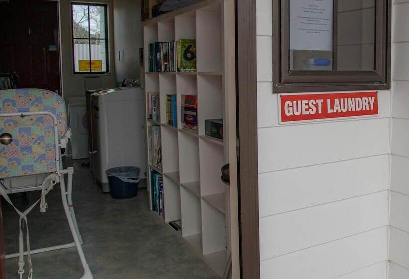 Hotel Bks Palm Court Motor Lodge