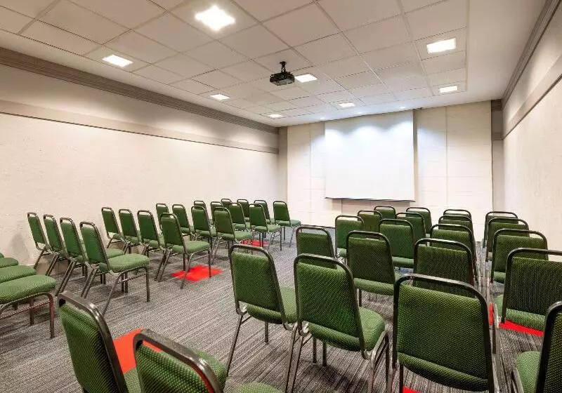 בית מלון כפרי Ibis Sao Carlos