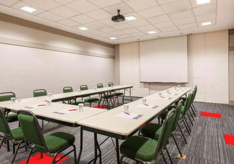 בית מלון כפרי Ibis Sao Carlos