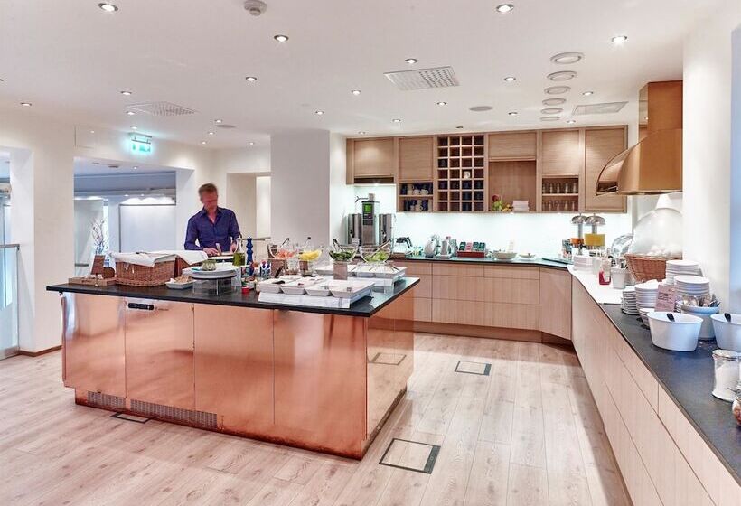 هتل L Stadsparken