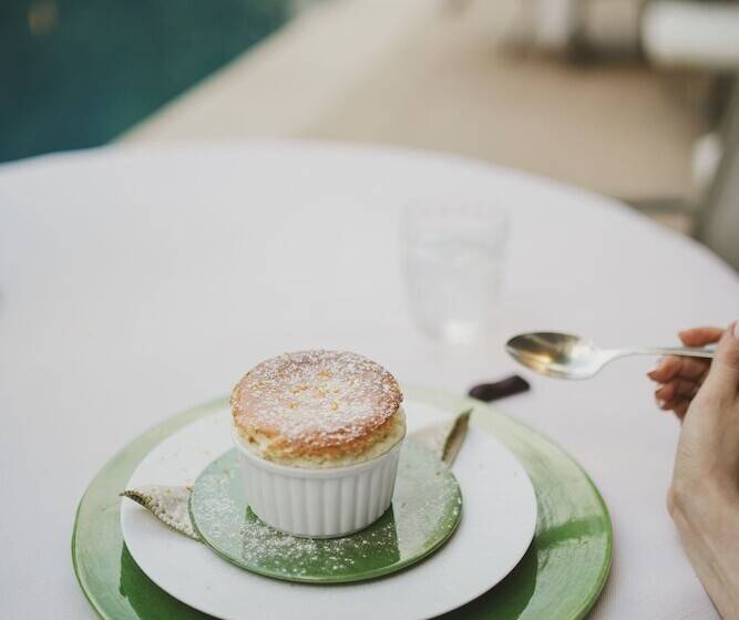 Hotel La Villa Des Orangers   Relais & Châteaux