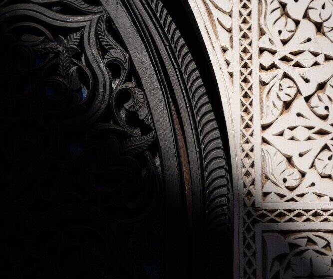 Hotel La Villa Des Orangers   Relais & Châteaux