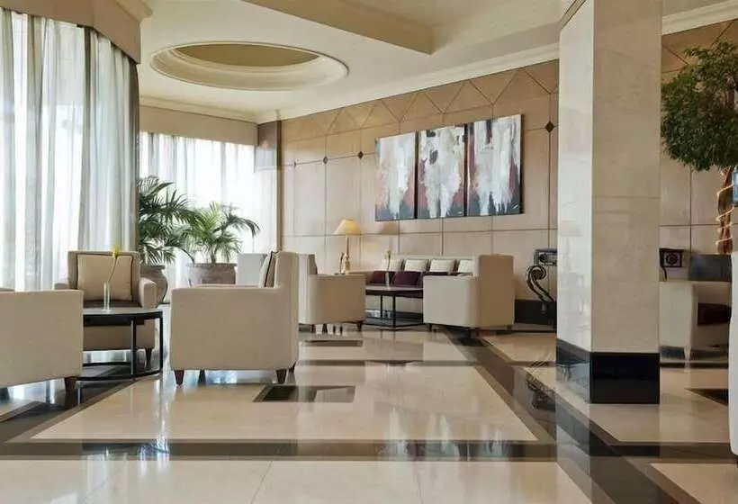 هتل Majestic Cove