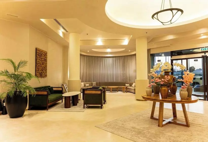 هتل Majestic Cove