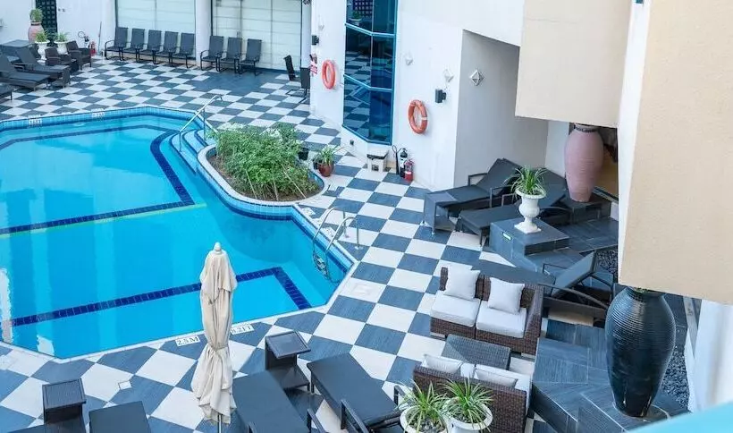 هتل Majestic Cove