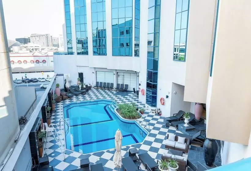 هتل Majestic Cove