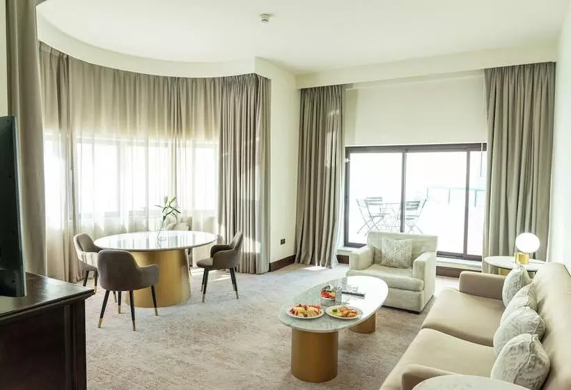 هتل Majestic Cove