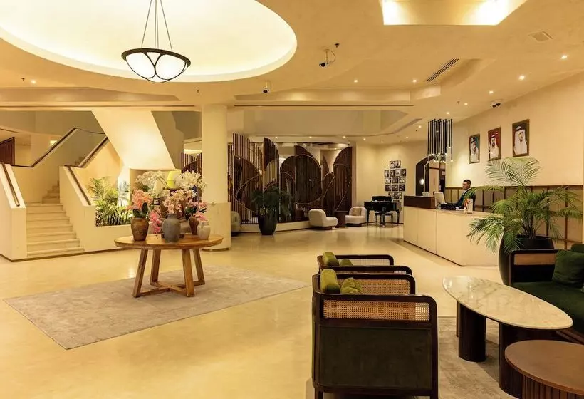 هتل Majestic Cove