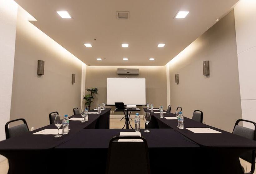 Master Porto Alegre Hotel   Av Carlos Gomes, Próximo Ao Consulado Americano