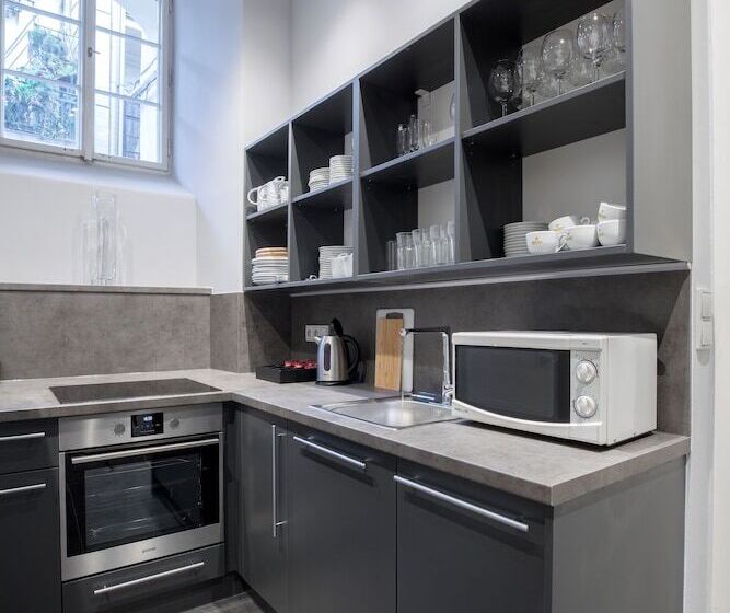 酒店 Old Town Square Residence By Emblem