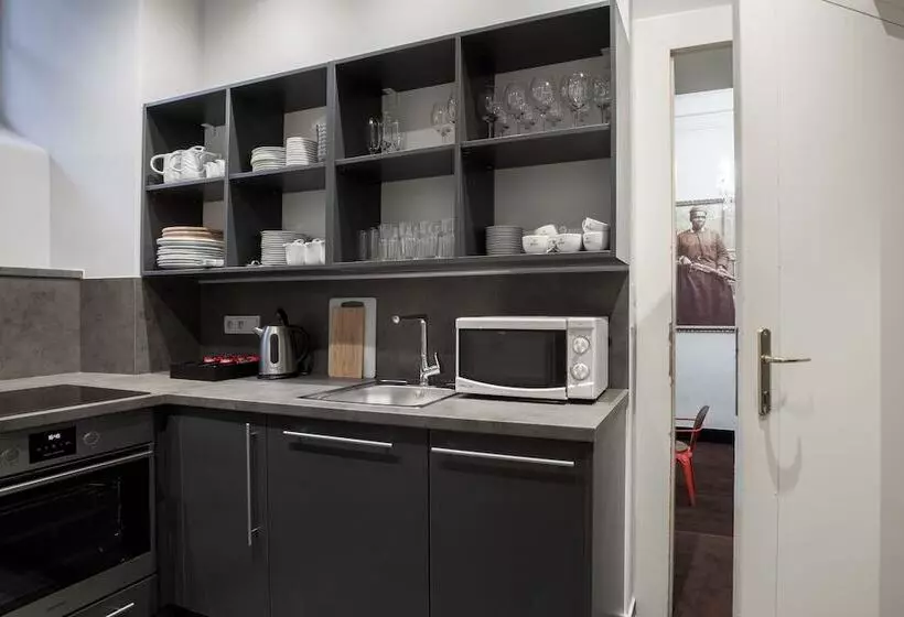 Szálloda Old Town Square Residence By Emblem