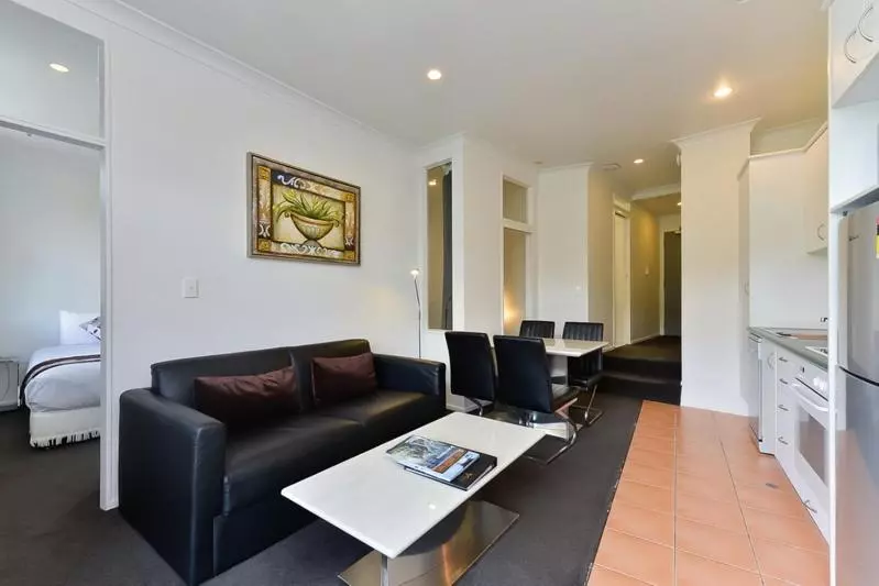 Отель Quest On The Terrace Serviced Apartments