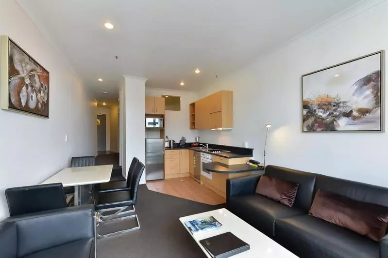 Отель Quest On The Terrace Serviced Apartments