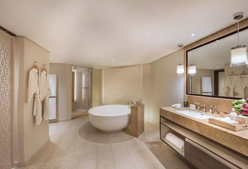 هتل Royal Palm Beachcomber Luxury