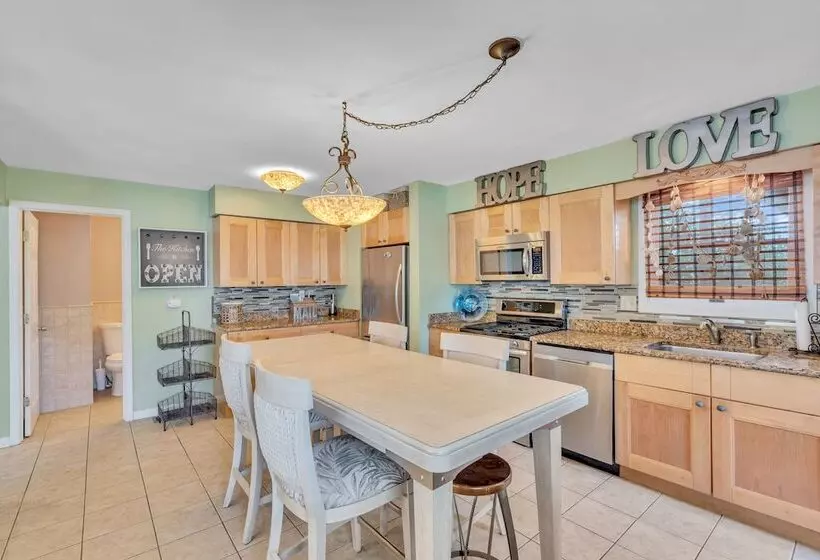 Retkeilymaja Saltwater Inn