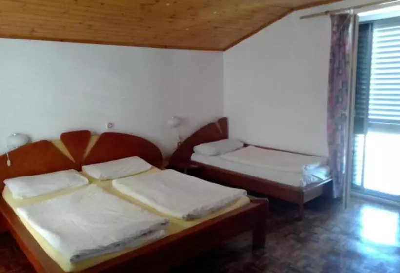 تختخواب و صبحانه Guest Accommodation Palma