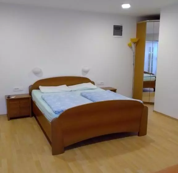 تختخواب و صبحانه Guest Accommodation Palma