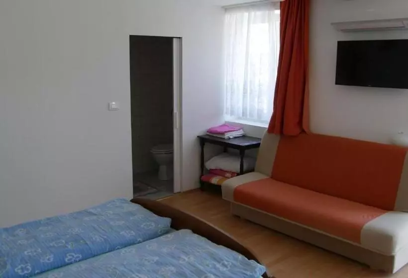 تختخواب و صبحانه Guest Accommodation Palma