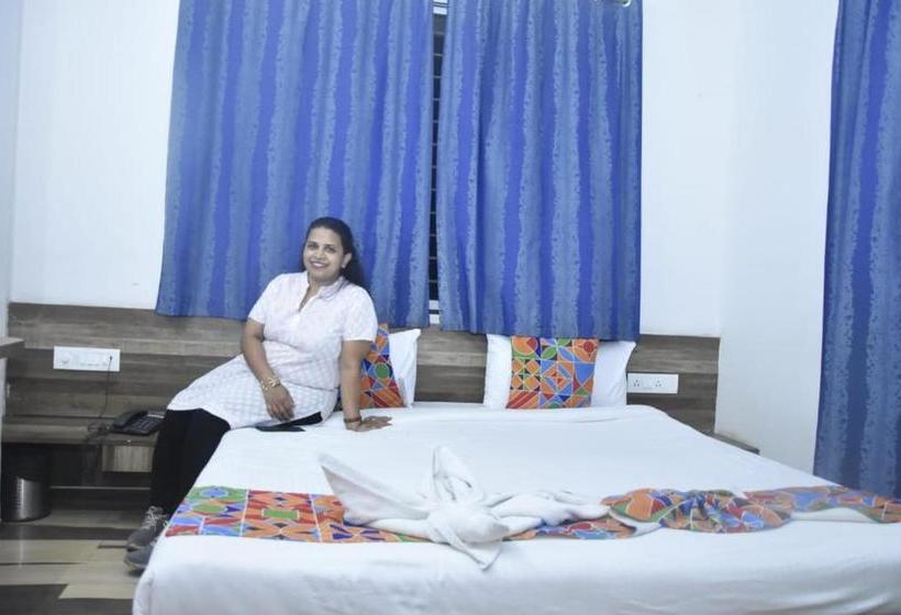 هتل Fab Nido Residency