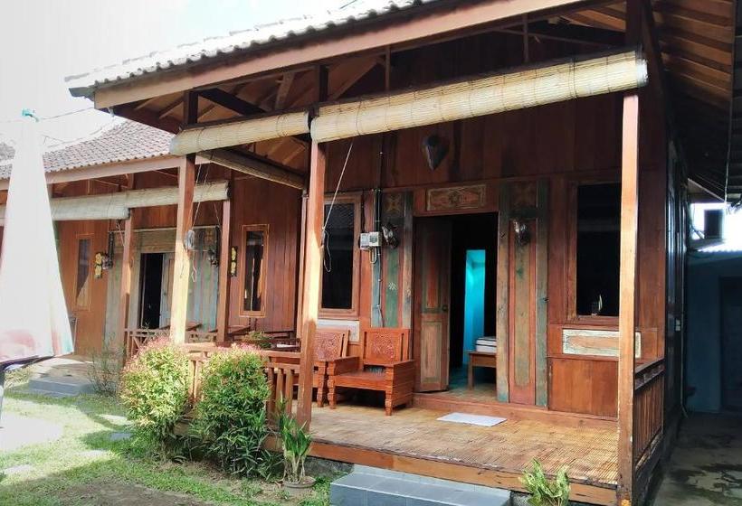 בית מלון כפרי Oyo 3834 House Tien