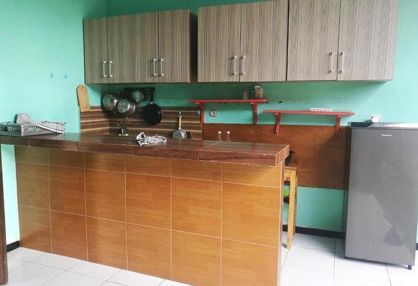 בית מלון כפרי Oyo 3834 House Tien