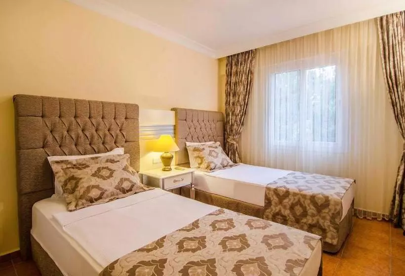 Peninsula Pine Club Boutique Hotel & Spa