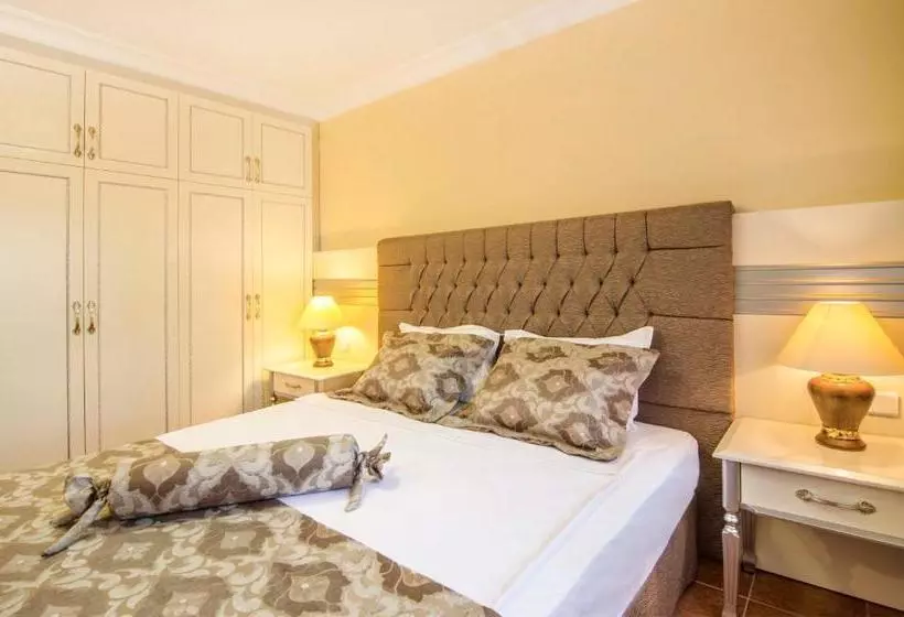 Peninsula Pine Club Boutique Hotel & Spa