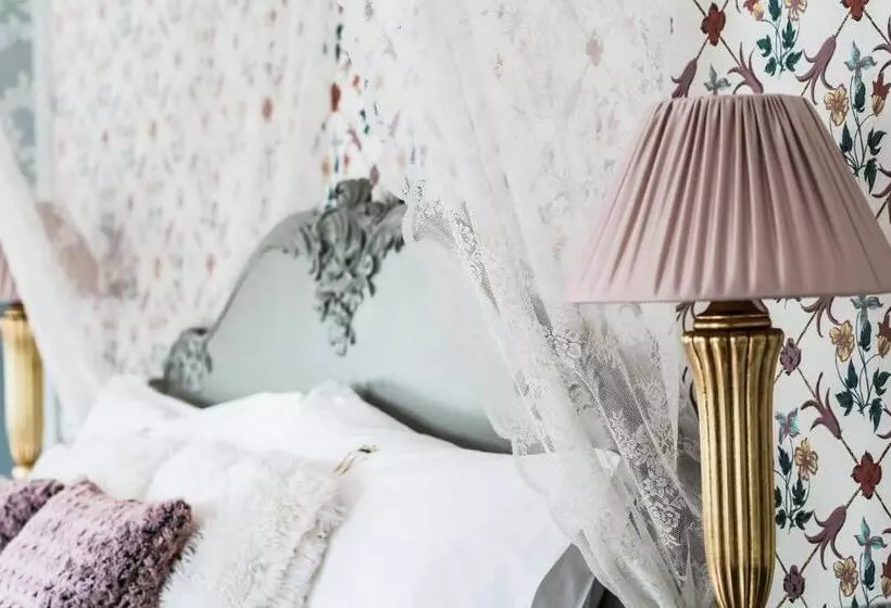 Aamiaismajoitus (B&B) Wedevågs Herrgård