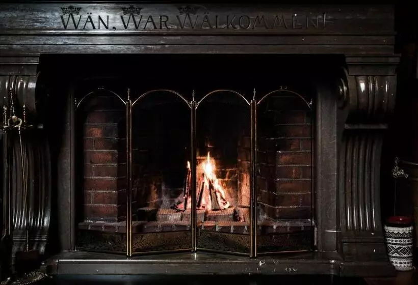 Aamiaismajoitus (B&B) Wedevågs Herrgård