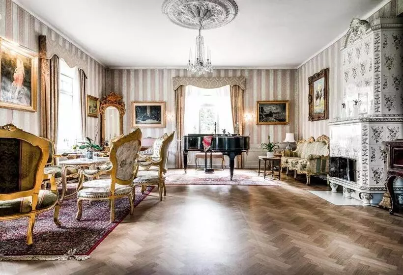 Aamiaismajoitus (B&B) Wedevågs Herrgård