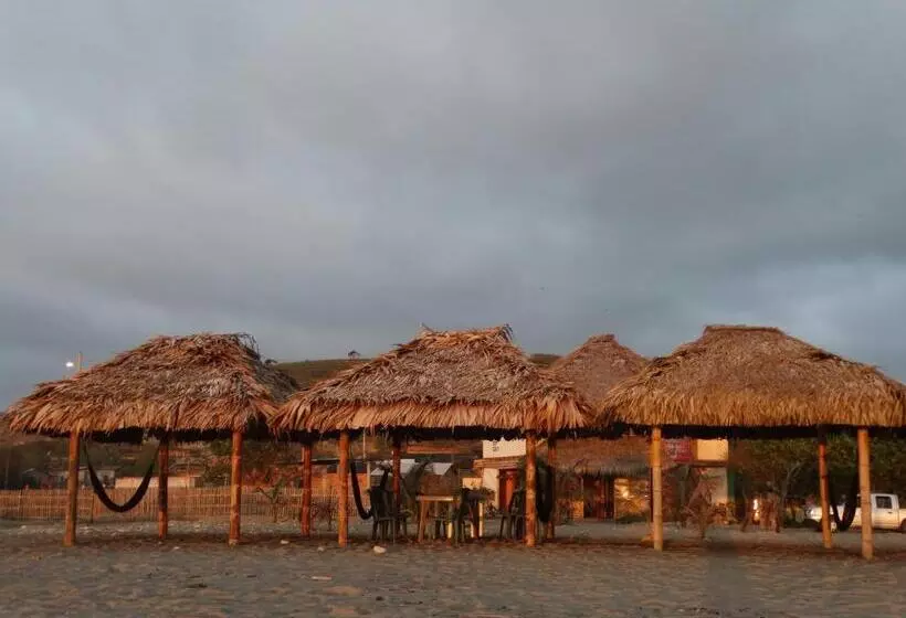 Aamiaismajoitus (B&B) Wipeout Cabaña Restaurant