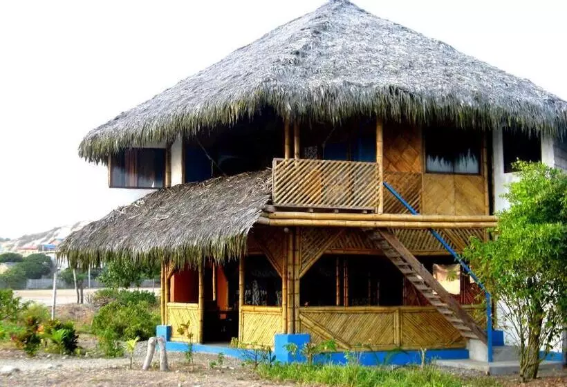 Aamiaismajoitus (B&B) Wipeout Cabaña Restaurant