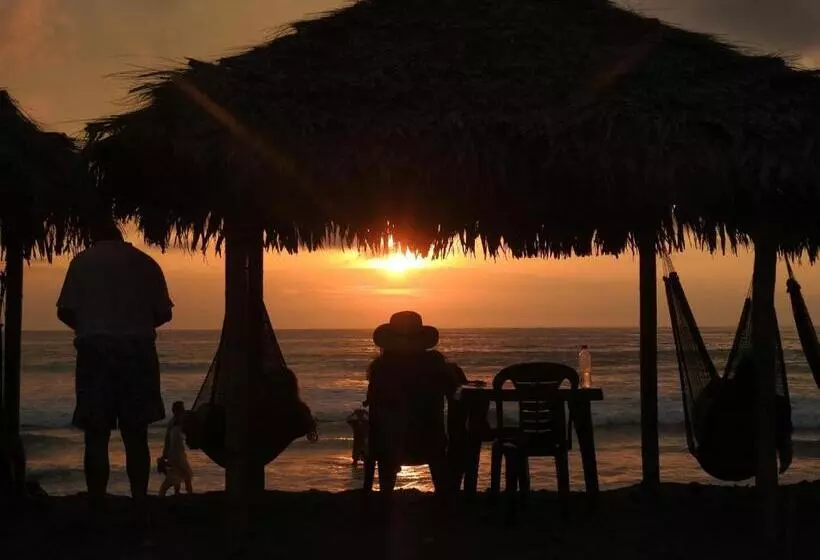 Aamiaismajoitus (B&B) Wipeout Cabaña Restaurant